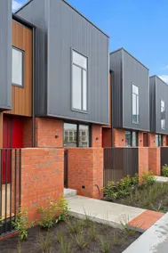 Modern 3 Bedroom Townhouse - Only 10min walk to Stadium - Image 2