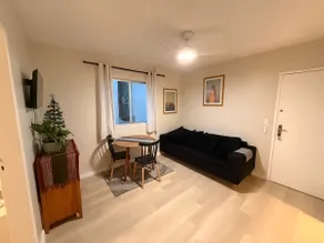 Bright Apartment with Botanical Garden View - Image 4