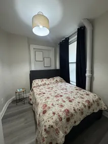 Dundas Delight 1-Bedroom Unit - Image 2