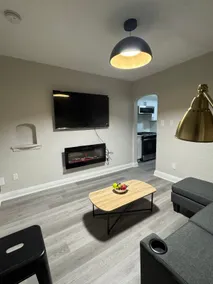 Dundas Delight 1-Bedroom Unit - Image 3