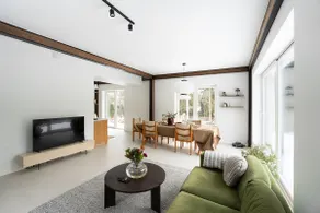 Charming Seaside Country Cottage - Image 4