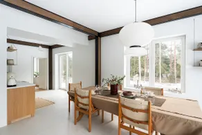 Charming Seaside Country Cottage - Image 2