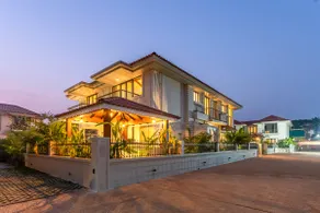 4BHK with Pool, Gazebo, breakfast and Garden area - Image 2