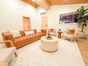 Newly Renovated, Lake House Beauty close to Acadia - Image 2