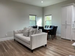 One bedroom guest suite with private entrance - Image 5