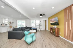 Springrock Urban Getaway| POOL - Image 4