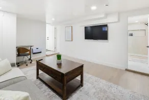 Spacious 1BR near stadium, Highlands Sq, & Sloan's - Image 4