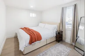 Spacious 1BR near stadium, Highlands Sq, & Sloan's - Image 2