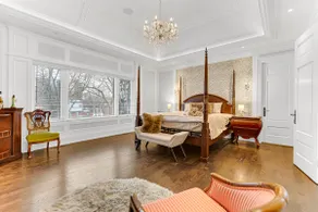 Stylish 3BR Stay • Fireplace • 2 Parking Spots - Image 5