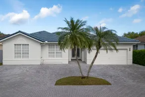 NEW! Miami Home w/ Heated Saltwater Pool - Image 4