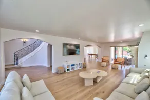 The Grand Bay Retreat - Image 2