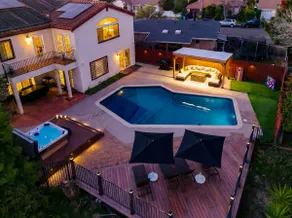 The Grand Bay Retreat - Image 5