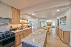 The Grand Bay Retreat - Image 4