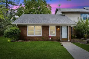 Stylish 2BR Stay for 6: Monthly Discount - Image 2