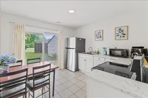 Stylish 2BR Stay for 6: Monthly Discount - Image 2