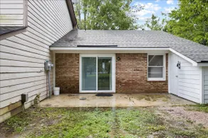Stylish 2BR Stay for 6: Monthly Discount - Image 5