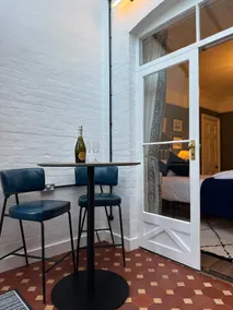 The Garden Flat - Newly Refurbished Throughout - Image 3