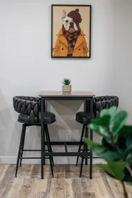 Vivian’s Place – Stylish Business & Leisure Suite - Image 4