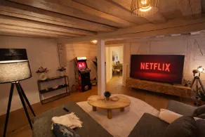 Garden apartment/terrace/3 bedrooms/85” TV/Arcade - Image 3
