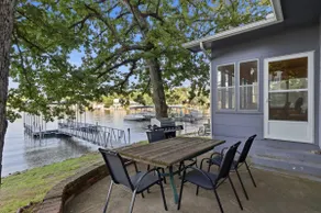 Charming & Cozy Waterfront Cabin at 21mm Near Shorty Pants - Image 2