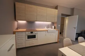Private 2-Room Apartment | Full Kitchen & Bath | C - Image 3
