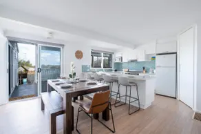 550m to Beach, SPA and Large Backyard , Sleep 9 - Image 4