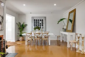 Adelaide Central Artistic bluestone Retreat - Image 4