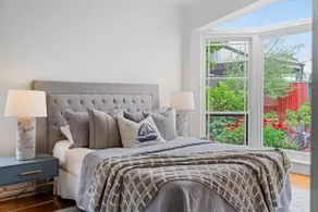 Adelaide Central Artistic bluestone Retreat - Image 3
