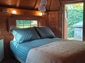 Finnish Kota 1 with private hot tub directly on Pieterpad - Image 3