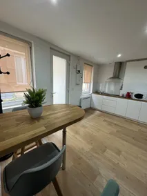 Beautiful townhouse tastefully decorated - Image 3