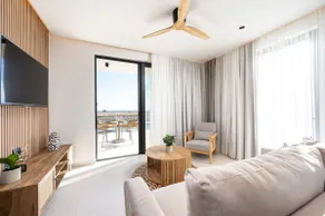 Geo's Luxury Villa - Private Pool - By the beach - Image 4