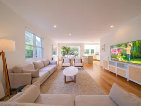 Coastal 4BR Home for 10 with Garden and Garage - Image 3