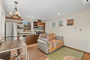 HimmelWert Haus-Walking distance from Downtown! - Image 4