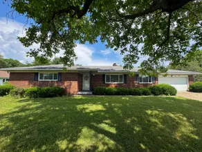 3BR Retreat near BrewDog, games, and lots of space - Image 2