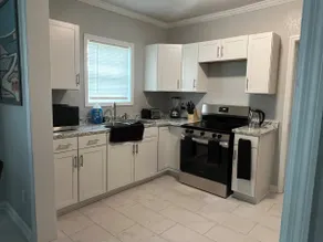 Cozy and Comfortable Home - Image 5