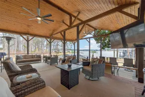 Sleeps 16, Prime Location, 4 Master Suites + More! - Image 4