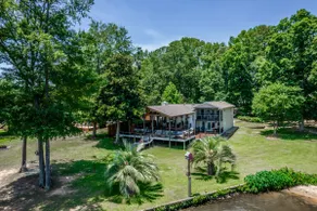 Sleeps 16, Prime Location, 4 Master Suites + More! - Image 2