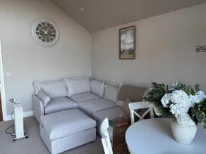 Four Seasons Lodge - Image 5