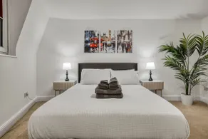 Camden 2BR Gem · Sleeps 5 · Prime Location - Image 5