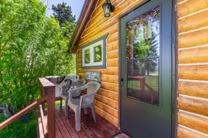 The Denny Creek Cabin- Cozy studio cabin 7 miles from Yellowstone with king bed - Image 3