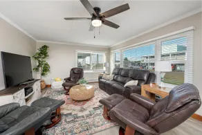 Salty Dog Beach House walk to beach! Dog friendly! - Image 4