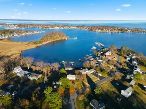 Stillwater Cove- Bayfront Bliss in Renovated home - Image 2