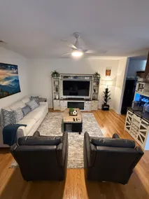 Spacious & Modern 3BR Townhouse - Image 3