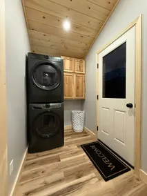 Modern Cozy Cabin on the Trail - Image 4