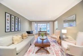 14 Seat dinning Spacious 5 bed | 1-min Westmount - Image 2