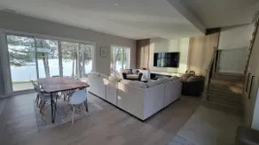 Evening Glory on the Lake: Luxury Getaway - Image 2