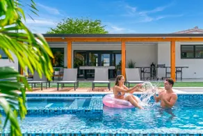 Luxury Lakeview • Basketball/Golf/Games • Pool_Spa - Image 4