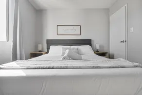 Quiet Private Suite • Free Parking + Fast WiFi - Image 2