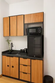 Modern Hotel Studio - Image 5