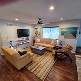 CherryWood Home-2 miles to Downtown & Mayo Clinic - Image 2